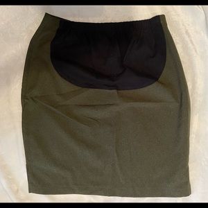 Duo maternity knee length forest green skirt size M